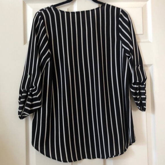 West Kei b&w stripe 3/4 sleeve blouse - Picture 4 of 4